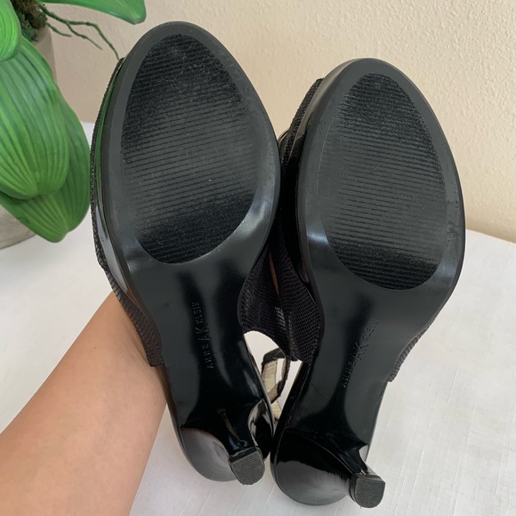 Anne Klein Reginy iflex black platformed heels with front flat bowtie size 8 - Picture 6 of 7